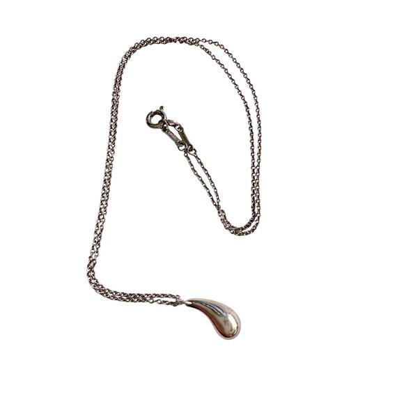 Tiffany and Co Elsa Peretti Teardrop Pendant Necklace in Sterling Silver - Picture 7 of 12